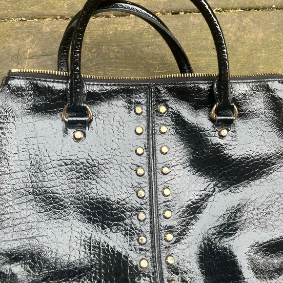 MICHAEL Michael Kors Vintage Patent Leather w/Gold Studs Handbag Mint Condition! - Picture 4 of 8
